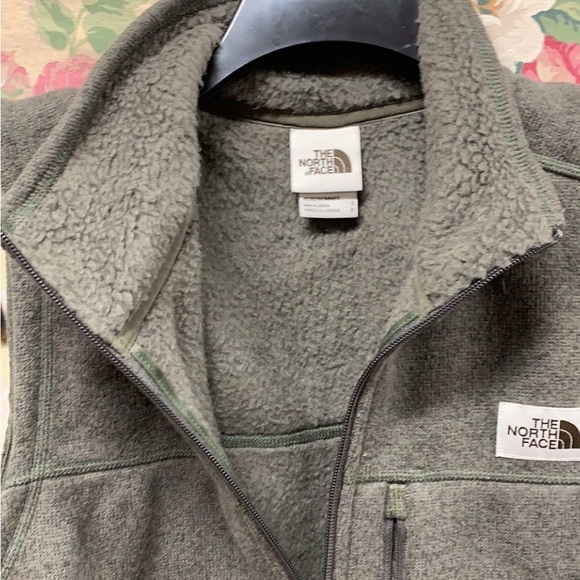 The North Face Men's Gordon Lyons Vest - Picture 10 of 13